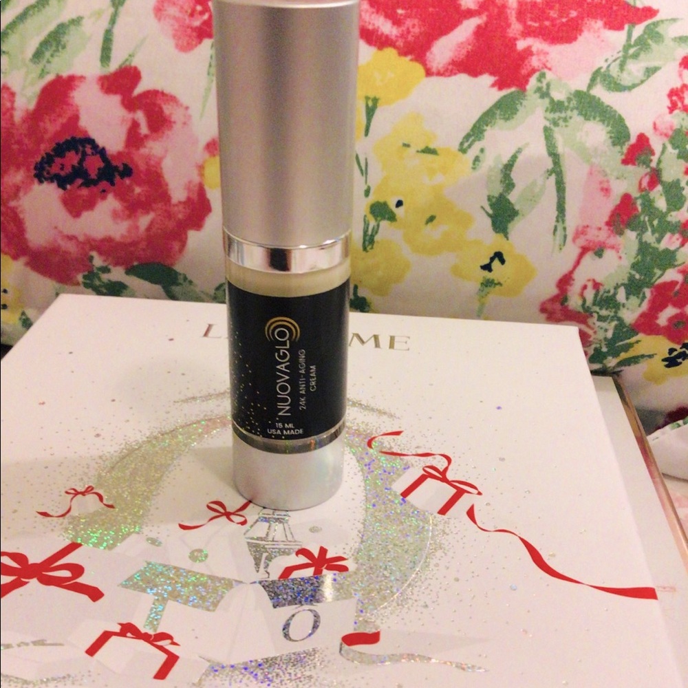 Nuovaglo Bee Venom 24K Anti aging cream.